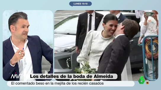 "Ella tiene 27 años y le quiere comer la boca": Iñaki López analiza la "cobra" en el beso de Almeida y Teresa Urquijo "Ella tiene 27 años y le quiere comer la boca": Iñaki López analiza la "cobra" en el beso de Almeida y Teresa Urquijo