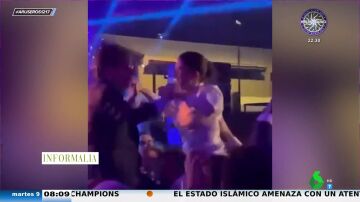 El vídeo de José Luis Martínez-Almeida y Teresa Urquijo en volandas sobre sus invitados al ritmo de Shakira