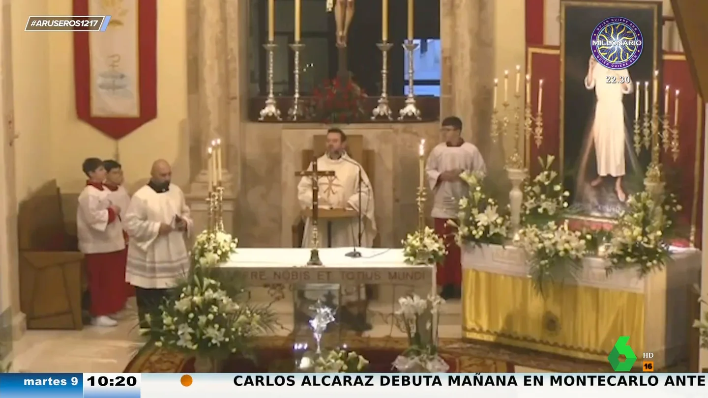 El enfado del cura de Valdepeñas en plena misa: "Si os estoy diciendo que os presentéis os presentáis" El enfado del cura de Valdepeñas en plena misa: "Si os estoy diciendo que os presentéis os presentáis"