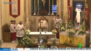 El enfado del cura de Valdepeñas en plena misa: "Si os estoy diciendo que os presentéis os presentáis"