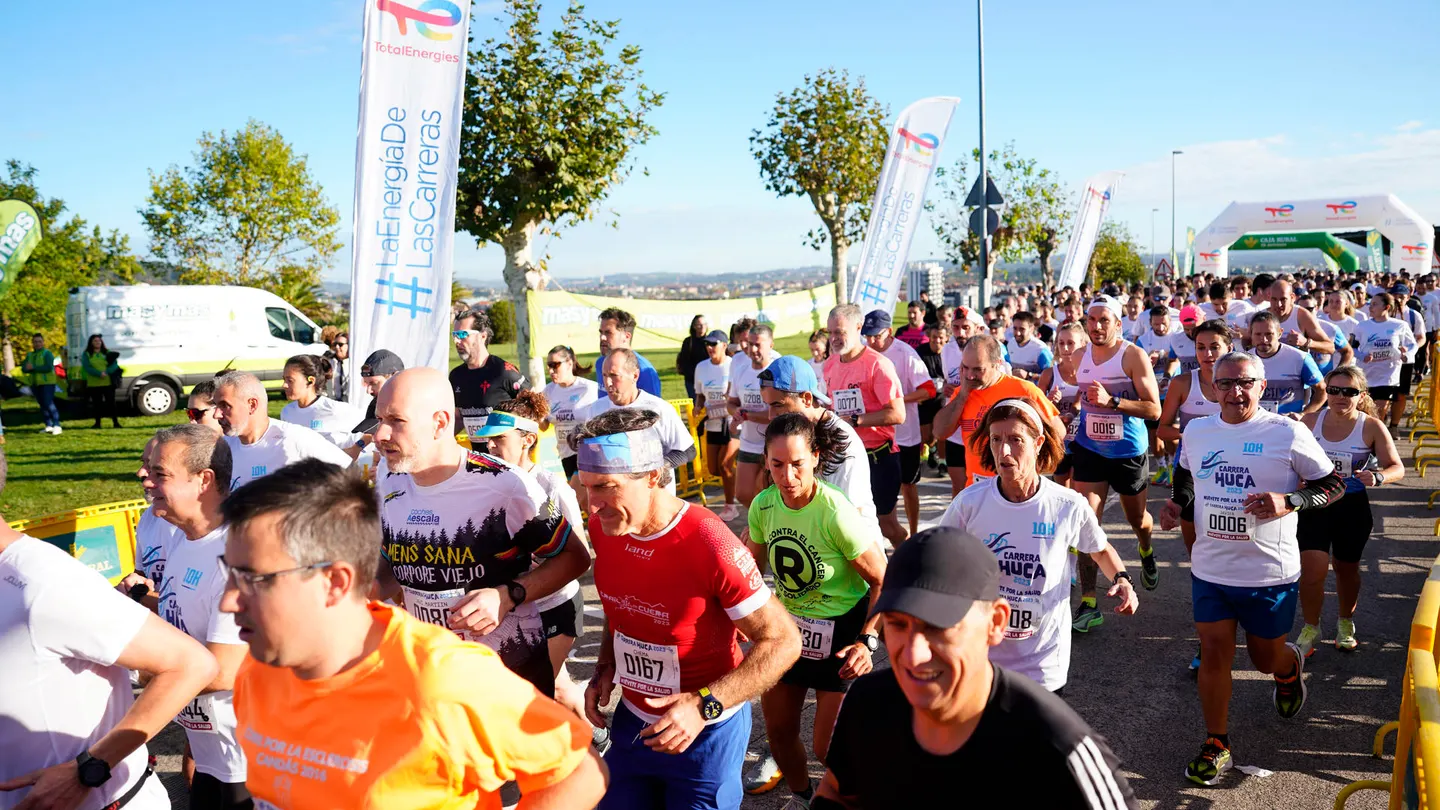 Imagen de archivo de gente corriendo. Imagen de archivo de gente corriendo.