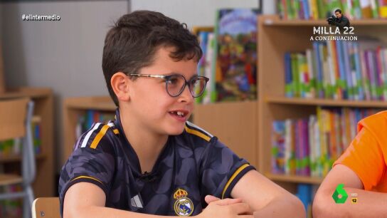 "Me gusta tanto Educaci&oacute;n F&iacute;sica que no me puedo permitir fallar en esas cosas", afirma rotundo un ni&ntilde;o en este v&iacute;deo, donde Thais Villas conversa con los alumnos y alumnas de un colegio si les gusta el deporte y c&oacute;mo son sus notas en esta asignatura.