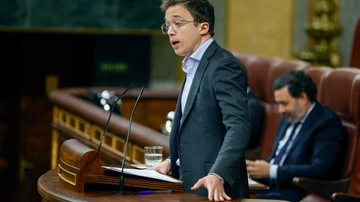  El diputado de Sumar Íñigo Errejón interviene tras la comparecencia este miércoles en el Congreso.