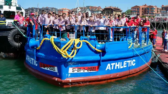 El Athletic Club de Bilbao celebra la Copa del Rey en la gabarra con una ciudad entregada  El Athletic Club de Bilbao celebra la Copa del Rey en la gabarra con una ciudad entregada