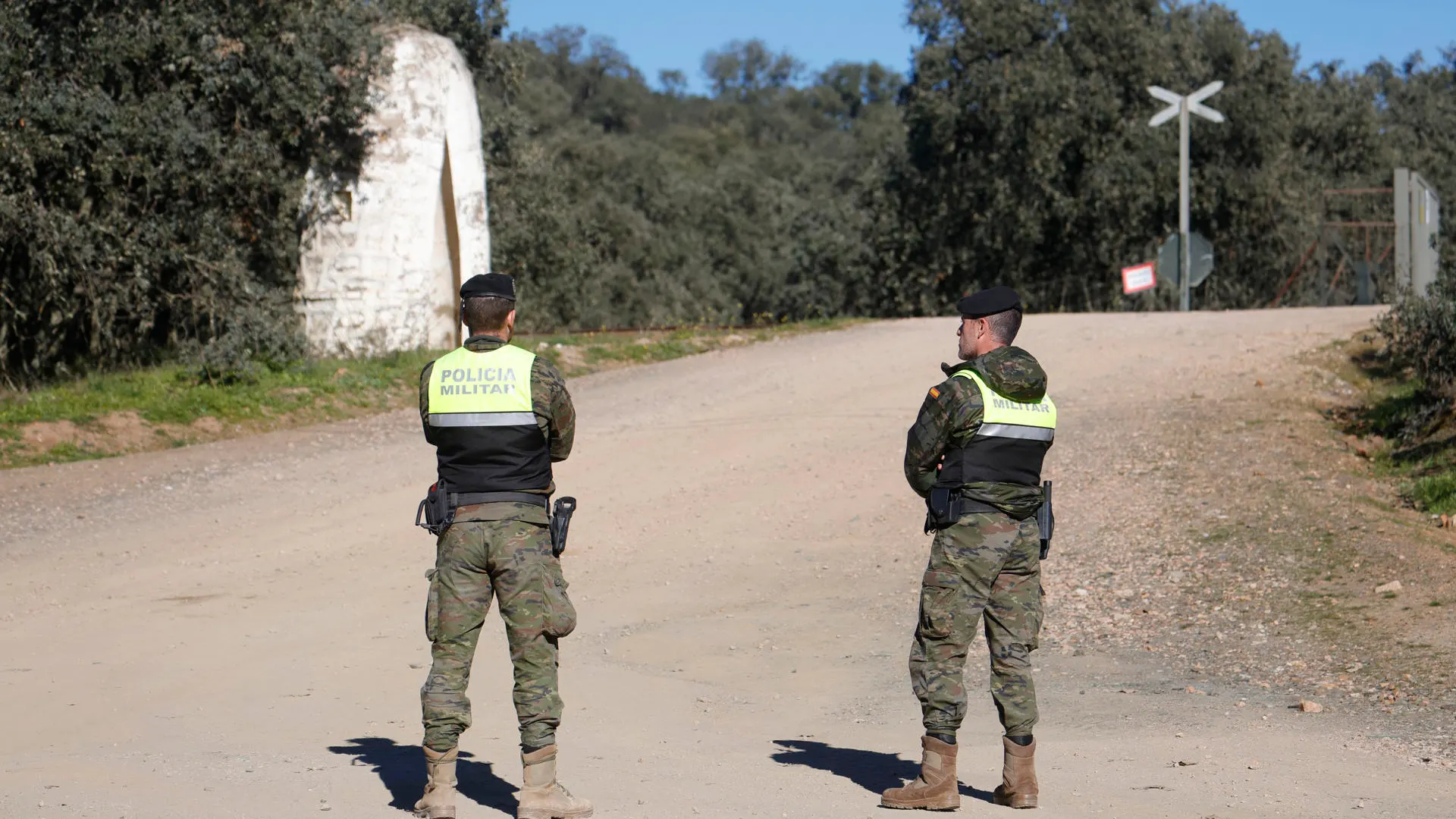 Imagen de archivo de dos militares en la base de la Brigada Guzmán el Bueno X de Cerro Muriano.