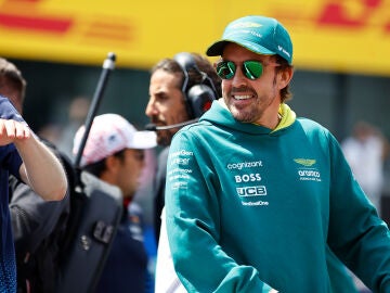Fernando Alonso no se mueve de Aston Martin y firma su renovación