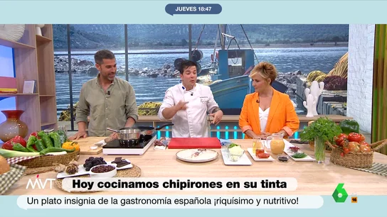 La receta de Carlos Maldonado y Pablo Ojeda de chipirones en su tinta: un clásico de la gastronomía con un toque picante "Era uno de mis platos favoritos de pequeña", afirma Cristina Pardo sobre la receta que cocinan hoy Pablo Ojeda y el chef con estrella Michelín Carlos Maldonado, unos nutritivos y deliciosos chipirones en su tinta. Así es la receta.