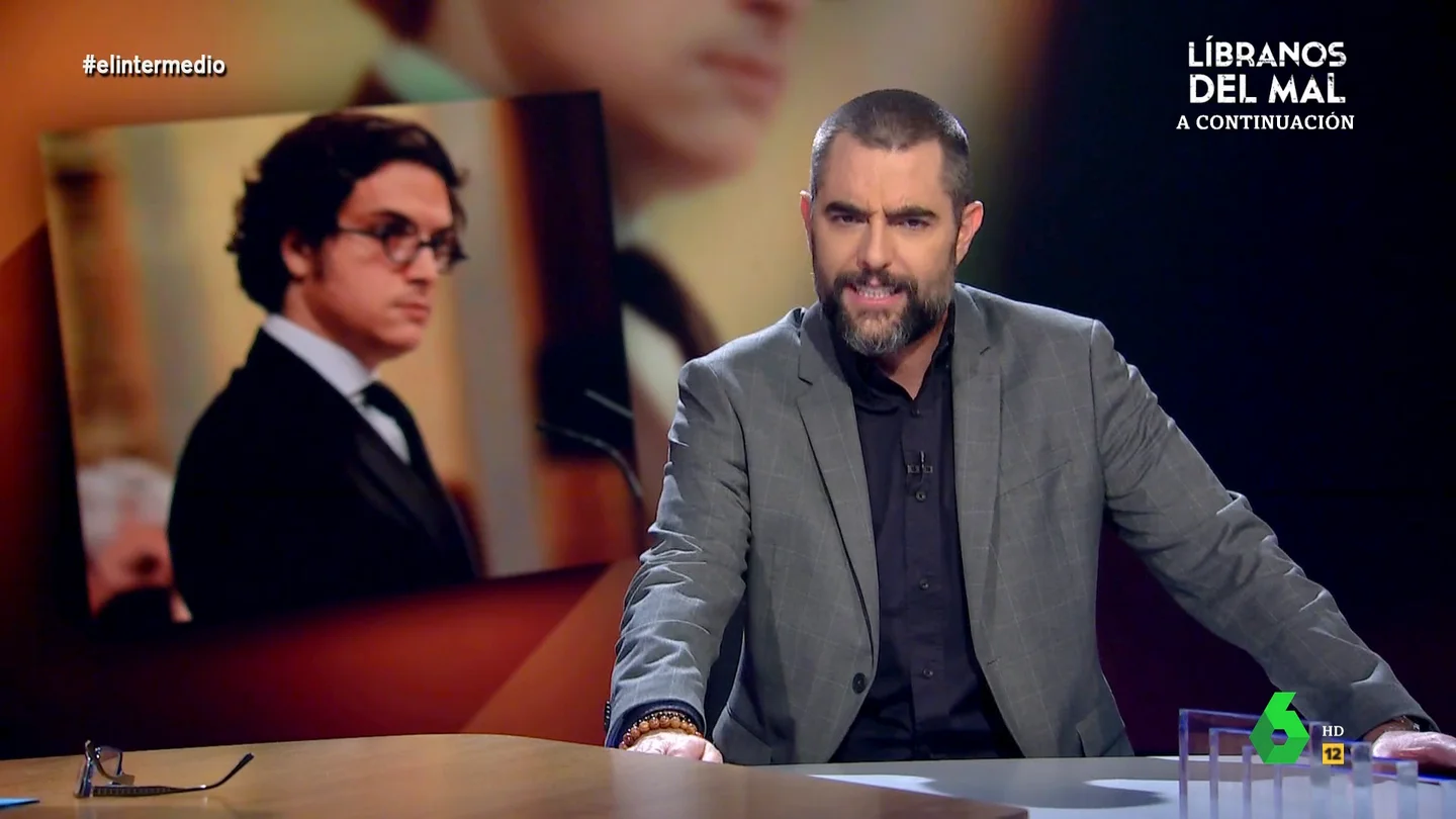 Dani Mateo 'valora' a Figaredo (Vox) tras decir que Hacienda se lleva "un 54% del SMI" Dani Mateo analiza la intervención de José María Figaredo donde habla sobre el SMI y Hacienda en el Congreso y le da un consejo: "Cambie de gestor, porque si el suyo es el que le ha contado esto, la declaración le va a salir por un pastizal".