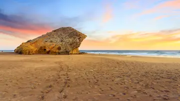 Playa de Mónsul, en Almería