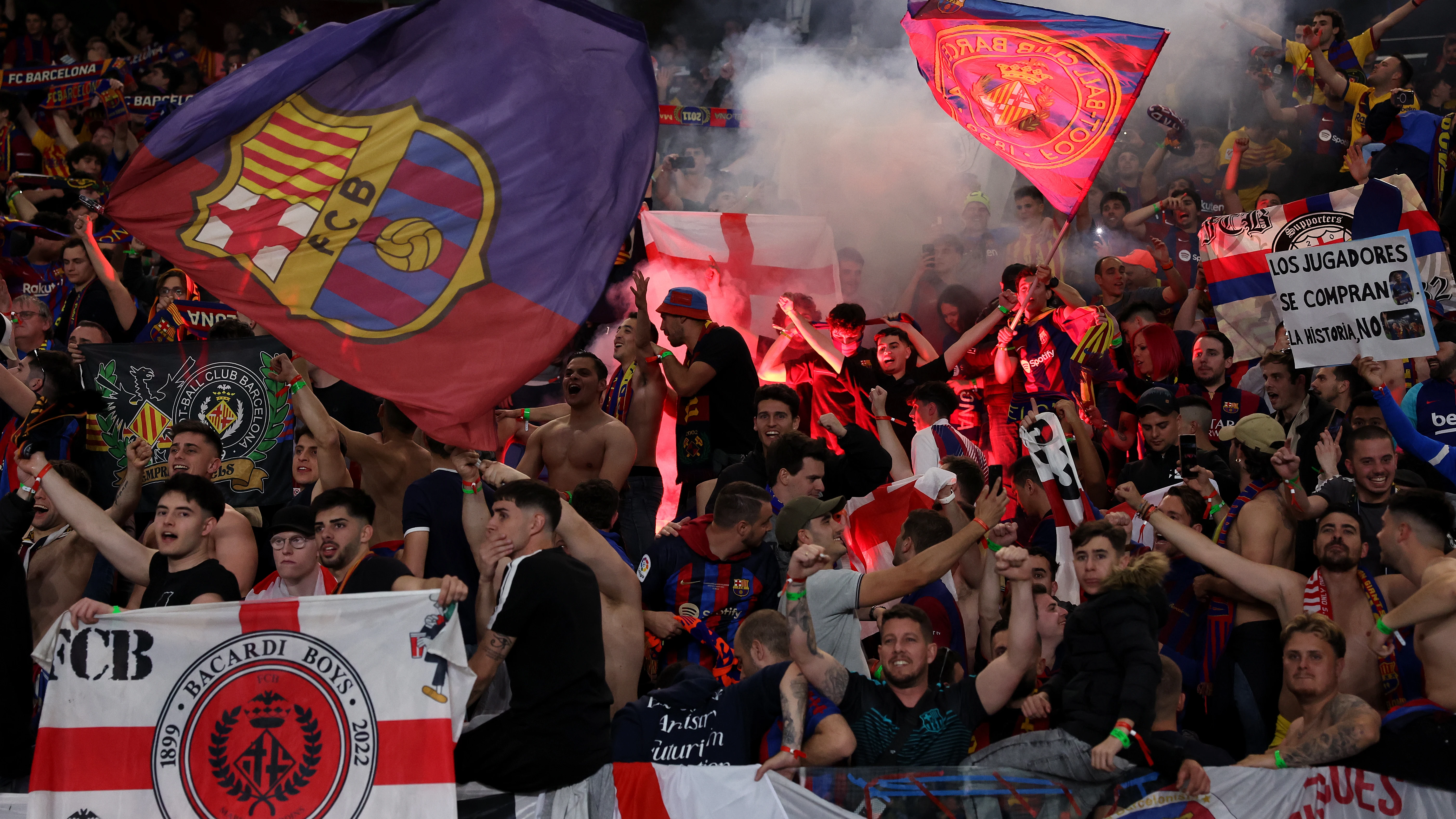 Afición del Barça en el Parque de los Príncipes