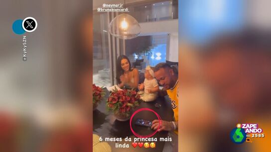 Neymar jugando al poker online en la celebraci&oacute;n