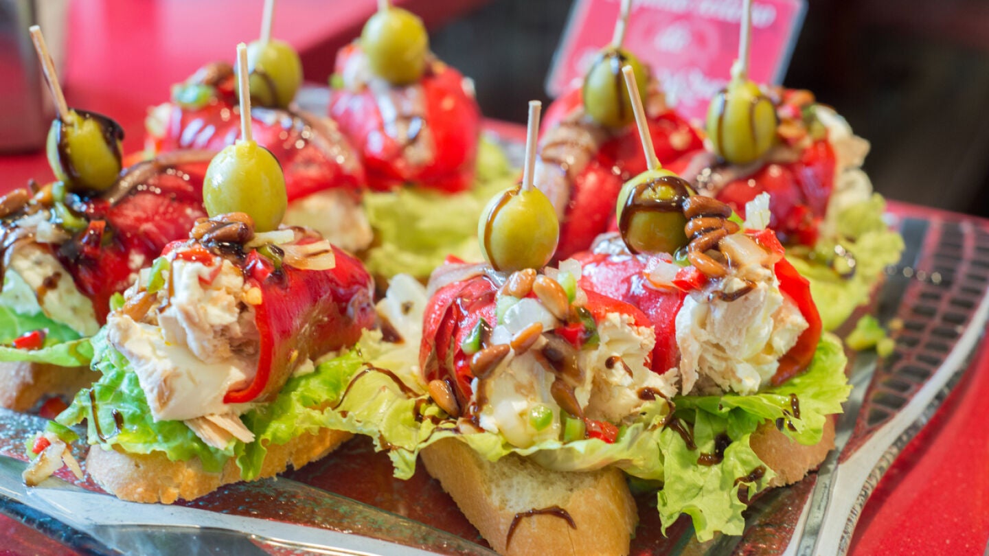 Pintxos de un bar de Vitoria
