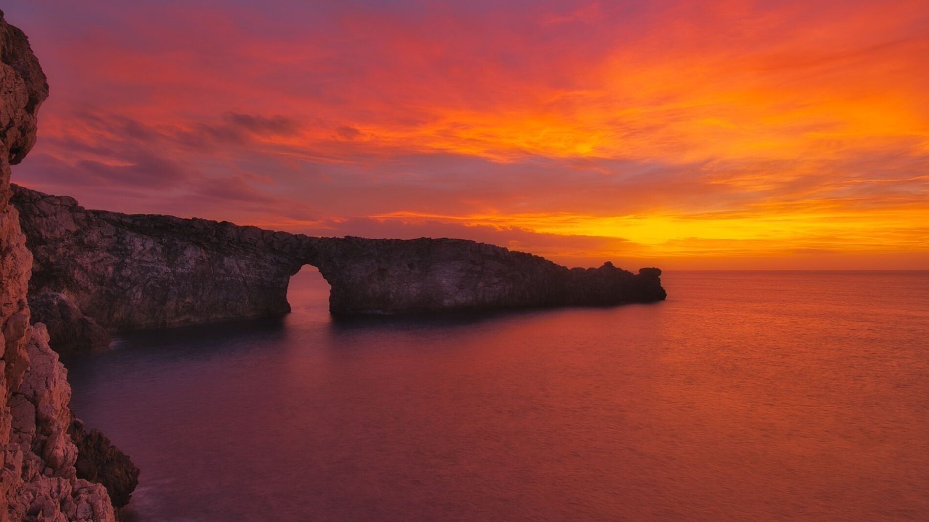 Pont d’en Gil: el lugar que te regala uno de los mejores atardeceres de Menorca