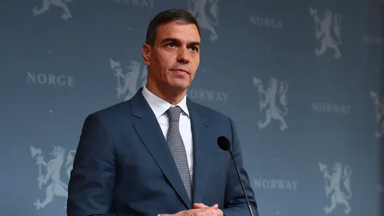 Pedro Sánchez, en una rueda de prensa después de su reunión con el primer ministro de Noruega, Jonas Gahr Store Pedro Sánchez, en una rueda de prensa después de su reunión con el primer ministro de Noruega, Jonas Gahr Store