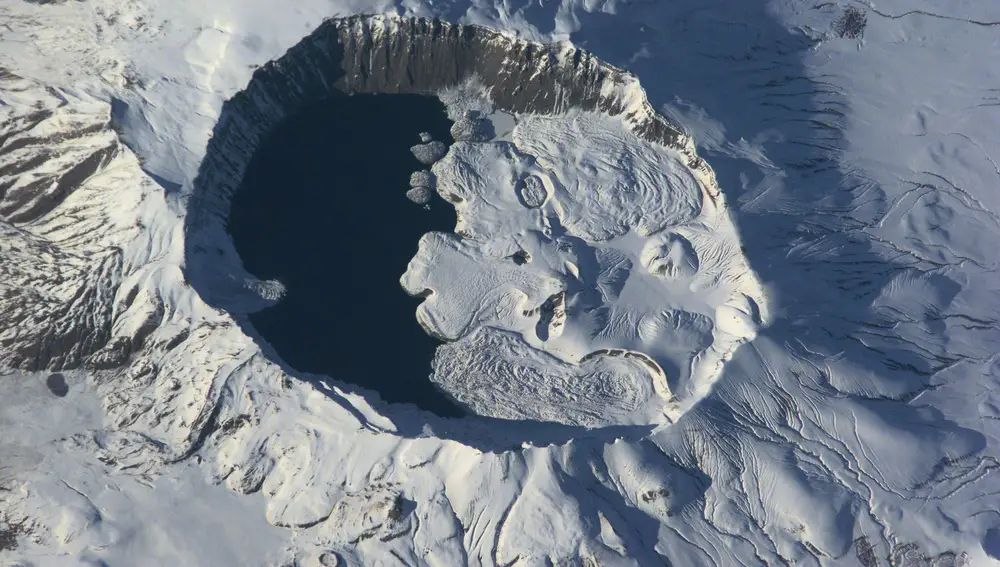 Nemrut en el cráter del volcán visto desde el espacio