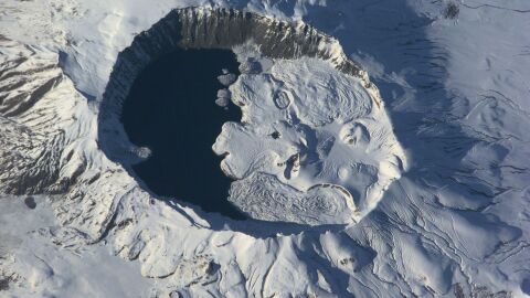 Nemrut en el cráter del volcán visto desde el espacio