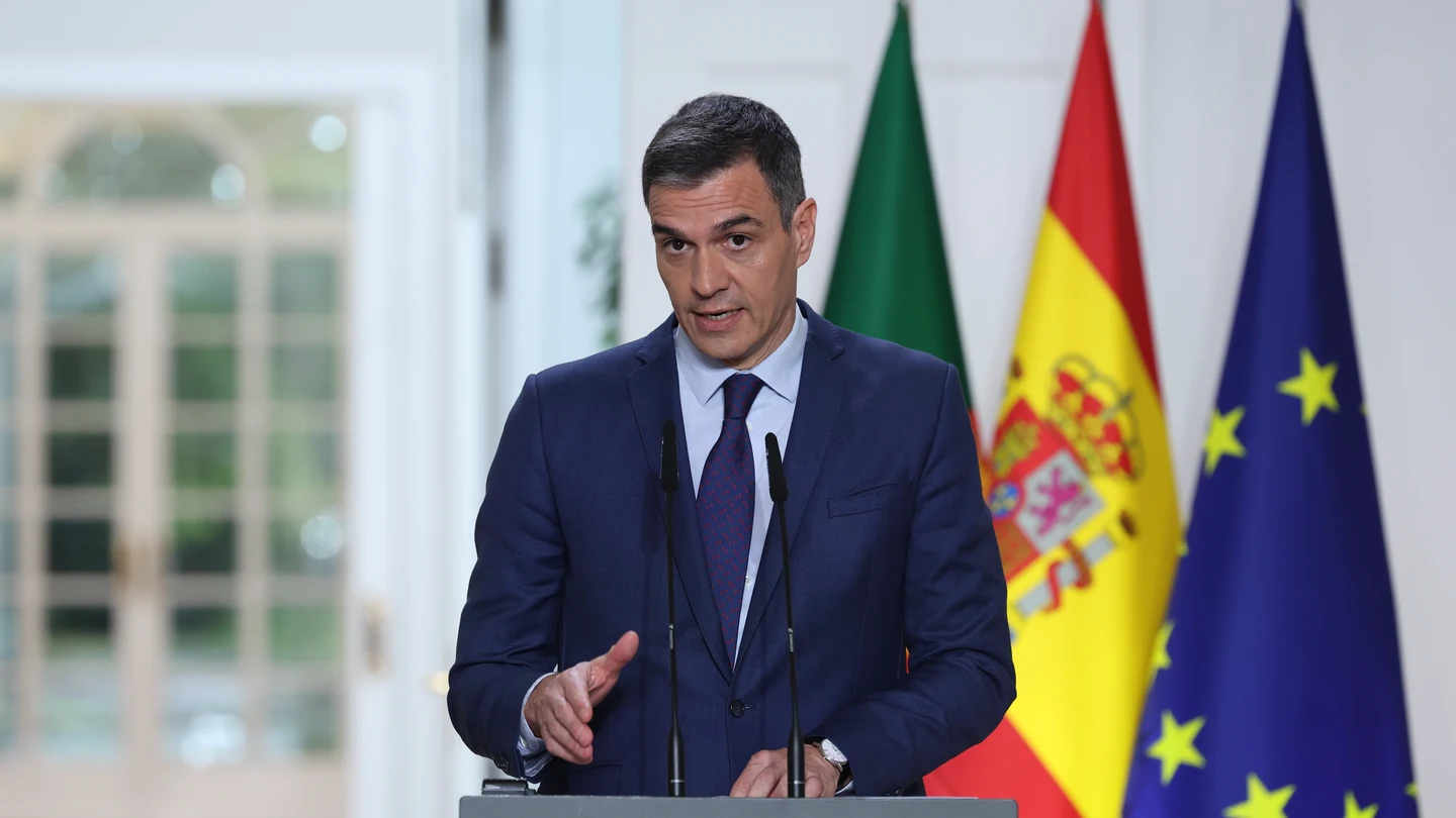 El presidente del Gobierno, Pedro Sánchez ofrece una rueda de prensa junto al primer ministro de la República de Portugal, Luís Montenegro, tras su encuentro este lunes en el Palacio de la Moncloa. El presidente del Gobierno, Pedro Sánchez ofrece una rueda de prensa junto al primer ministro de la República de Portugal, Luís Montenegro, tras su encuentro este lunes en el Palacio de la Moncloa.