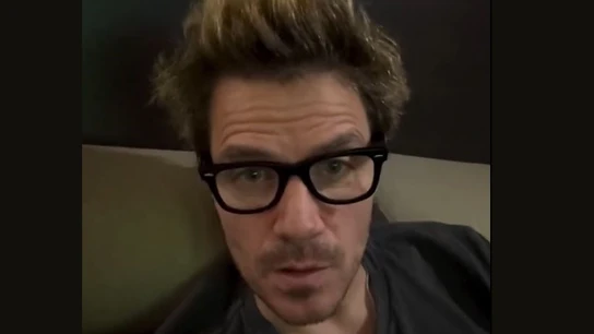 Dani Martín tranquiliza a los fans preocupados por su notable cambio físico: "No estoy mal, ni tengo depresión, ni nada de eso" Dani Martín tranquiliza a los fans preocupados por su notable cambio físico: "No estoy mal, ni tengo depresión, ni nada de eso"