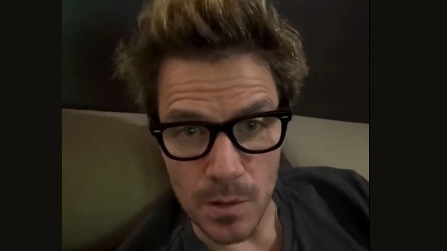 Dani Martín tranquiliza a los fans preocupados por su notable cambio físico: "No estoy mal, ni tengo depresión, ni nada de eso" Dani Martín tranquiliza a los fans preocupados por su notable cambio físico: "No estoy mal, ni tengo depresión, ni nada de eso"