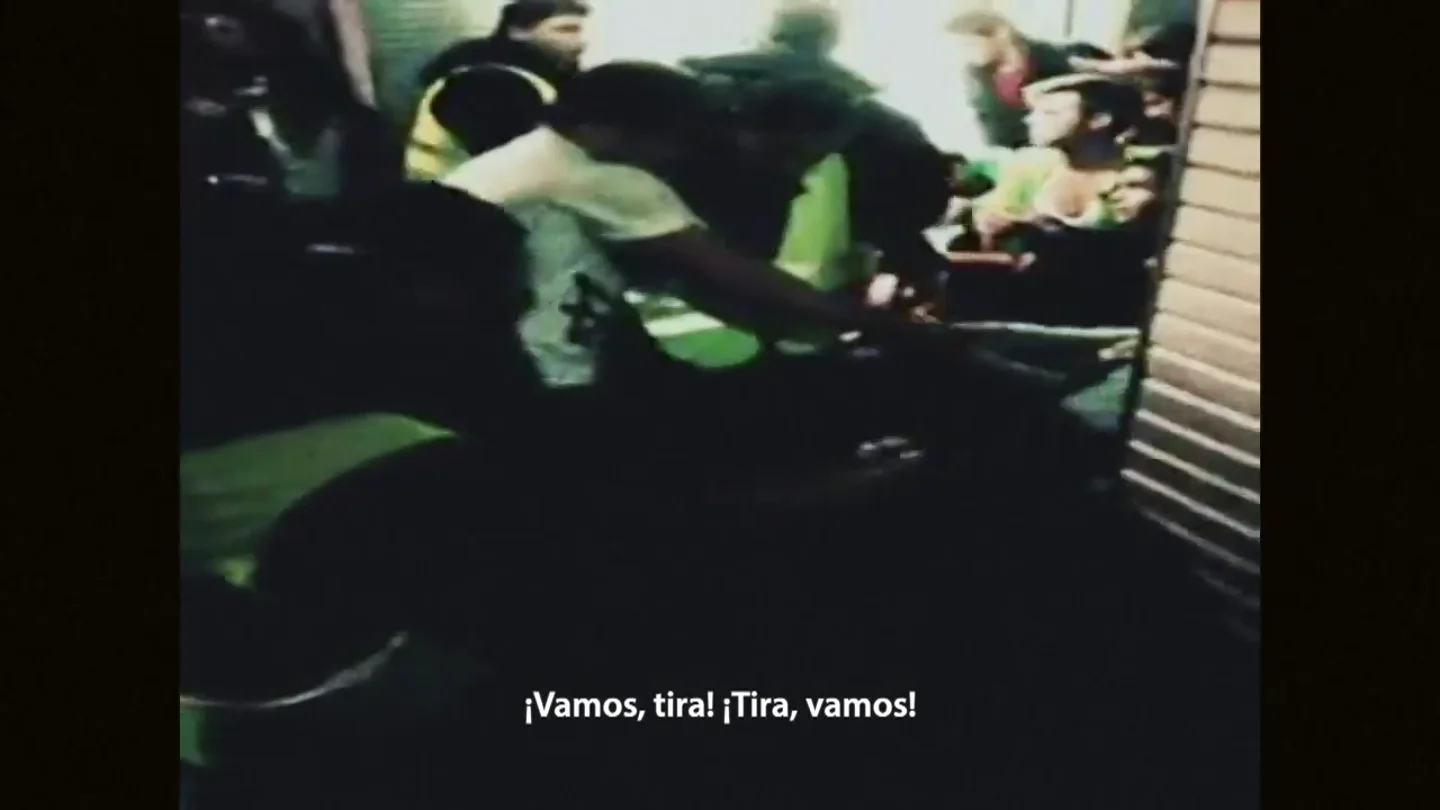 "¡Voy a tirar de ti!" o "aquí muere gente hoy": los gritos de la gente intentando salvar a los atrapados en el Madrid Arena "¡Voy a tirar de ti!" o "aquí muere gente hoy": los gritos de la gente intentando salvar a los atrapados en el Madrid Arena