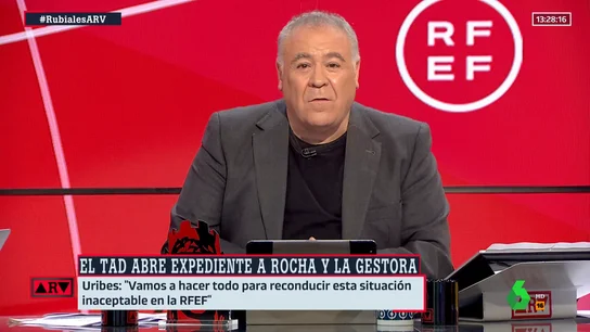 El análisis de Ferreras sobre lo que está pasando en la RFEF: "Lo más preocupante no es el Mundial de 2030 sino la corrupción en el fútbol" El análisis de Ferreras sobre lo que está pasando en la RFEF: "Lo más preocupante no es el Mundial de 2030 sino la corrupción en el fútbol"