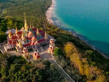 Wat Tang Sai, el templo de las 9 pagodas Wat Tang Sai, el templo de las 9 pagodas