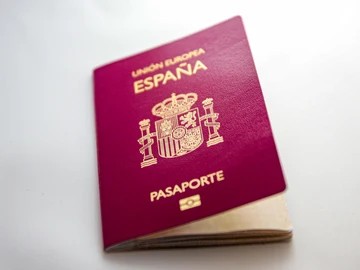 Pasaporte en una foto de archivo.  Pasaporte en una foto de archivo.