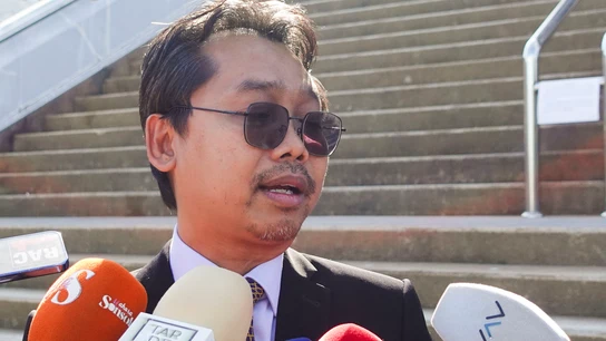 Apirchat Srinual, abogado de oficio a cargo del joven español Daniel Sancho, durante las declaraciones que ha realizado a la prensa este miércoles. - Apirchat Srinual, abogado de oficio a cargo del joven español Daniel Sancho, durante las declaraciones que ha realizado a la prensa este miércoles.