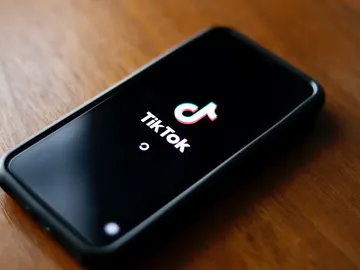 Aplicación Tiktok en un móvil Aplicación Tiktok en un móvil
