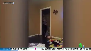La reacción de Alfonso Arús al vídeo del padre que no consigue meter a sus gemelos en la habitación: &quot;Gemelos 1 Papá 0&quot;