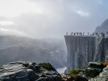 Preikestolen, el púlpito del fiordo de Lyse Preikestolen, el púlpito del fiordo de Lyse