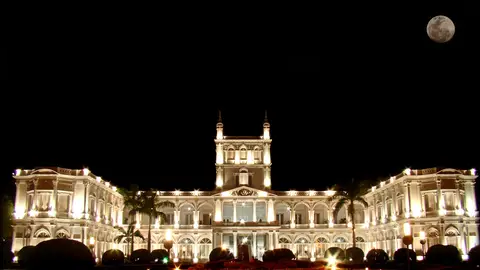 Imagen nocturna del Palacio de los López de Asunción. Paraguay Imagen nocturna del Palacio de los López de Asunción. Paraguay