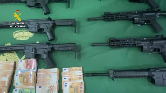 Desarticulan en M&aacute;laga y Granada un entramado que vend&iacute;a armas a narcotraficantes: hay 16 detenidos