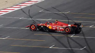 Carlos Sainz, cruzado en la pista de Shanghai