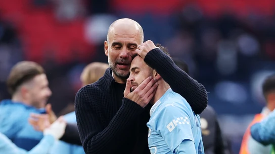 Guardiola, con Bernardo Silva Guardiola, con Bernardo Silva