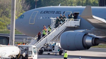 El avión medicalizado que ha llegado a Bilbao