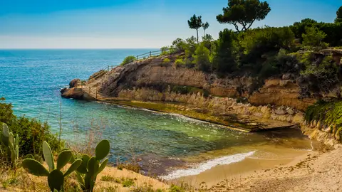 Pequeña cala en l ' Ametlla de Mar Pequeña cala en l ' Ametlla de Mar