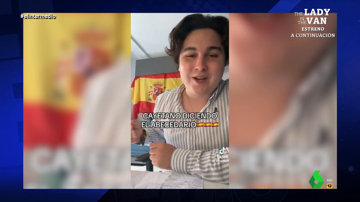 Dani Mateo, tras ver el abecedario patri&oacute;tico de un 'cayetano' por TikTok: "M de madre m&iacute;a, pero qu&eacute; acabamos de ver"
