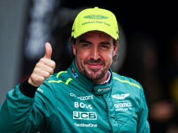 Fernando Alonso, sonriente