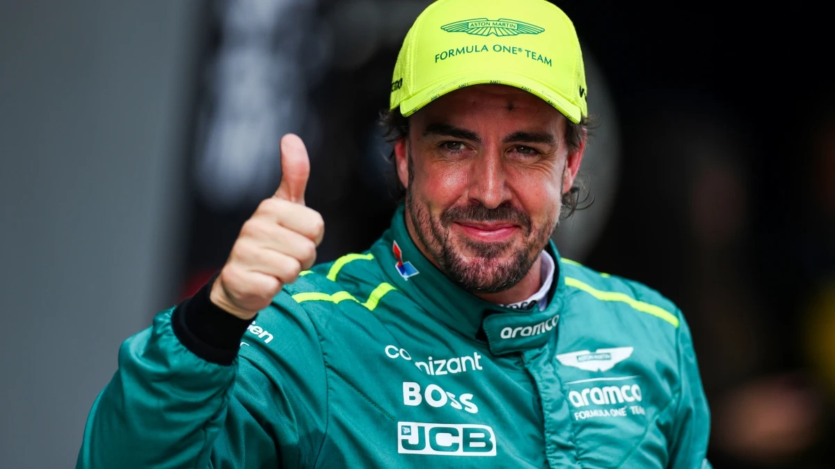 Fernando Alonso, sonriente