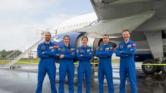 Pablo Álvarez Fernández se ha graduado como astronauta este lunes 22 de abril junto a sus compañeros Sophie Adenot, Rosemary Coogan, Raphaël Liégeois y Marco Sieber. Pablo Álvarez Fernández se ha graduado como astronauta este lunes 22 de abril junto a sus compañeros Sophie Adenot, Rosemary Coogan, Raphaël Liégeois y Marco Sieber.
