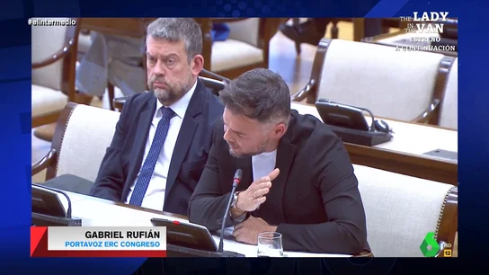 Dani Mateo, sobre Gabriel Rufián en una comisión de investigación: "Es como ver a Shakira con la Declaración de la Renta, sabes que te la va a liar" Dani Mateo, sobre Gabriel Rufián en una comisión de investigación: "Es como ver a Shakira con la Declaración de la Renta, sabes que te la va a liar"