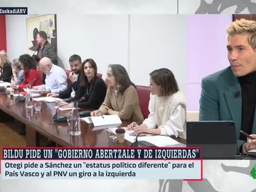 ARV- Juanma Romero valora los "buenos resultados" del PSOE tras las elecciones en País vasco: "Harán valer su peso en la negociación" ARV- Juanma Romero valora los "buenos resultados" del PSOE tras las elecciones en País vasco: "Harán valer su peso en la negociación"