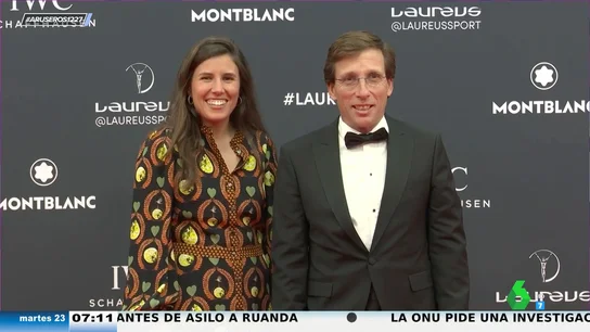 La divertida reacción de Alfonso Arús tras ver lo poco moreno que está Almeida tras su luna de miel en Maldivas La divertida reacción de Alfonso Arús tras ver lo poco moreno que está Almeida tras su luna de miel en Maldivas