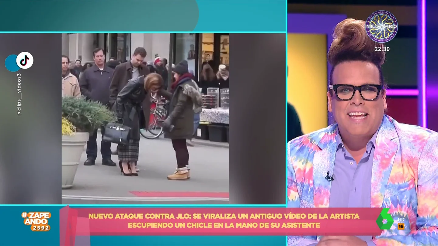 ¿Escupe JLo un chicle en la mano de su asistente? Torito analiza el antiguo vídeo de la cantante que se ha hecho viral ¿Escupe JLo un chicle en la mano de su asistente? Torito analiza el antiguo vídeo de la cantante que se ha hecho viral