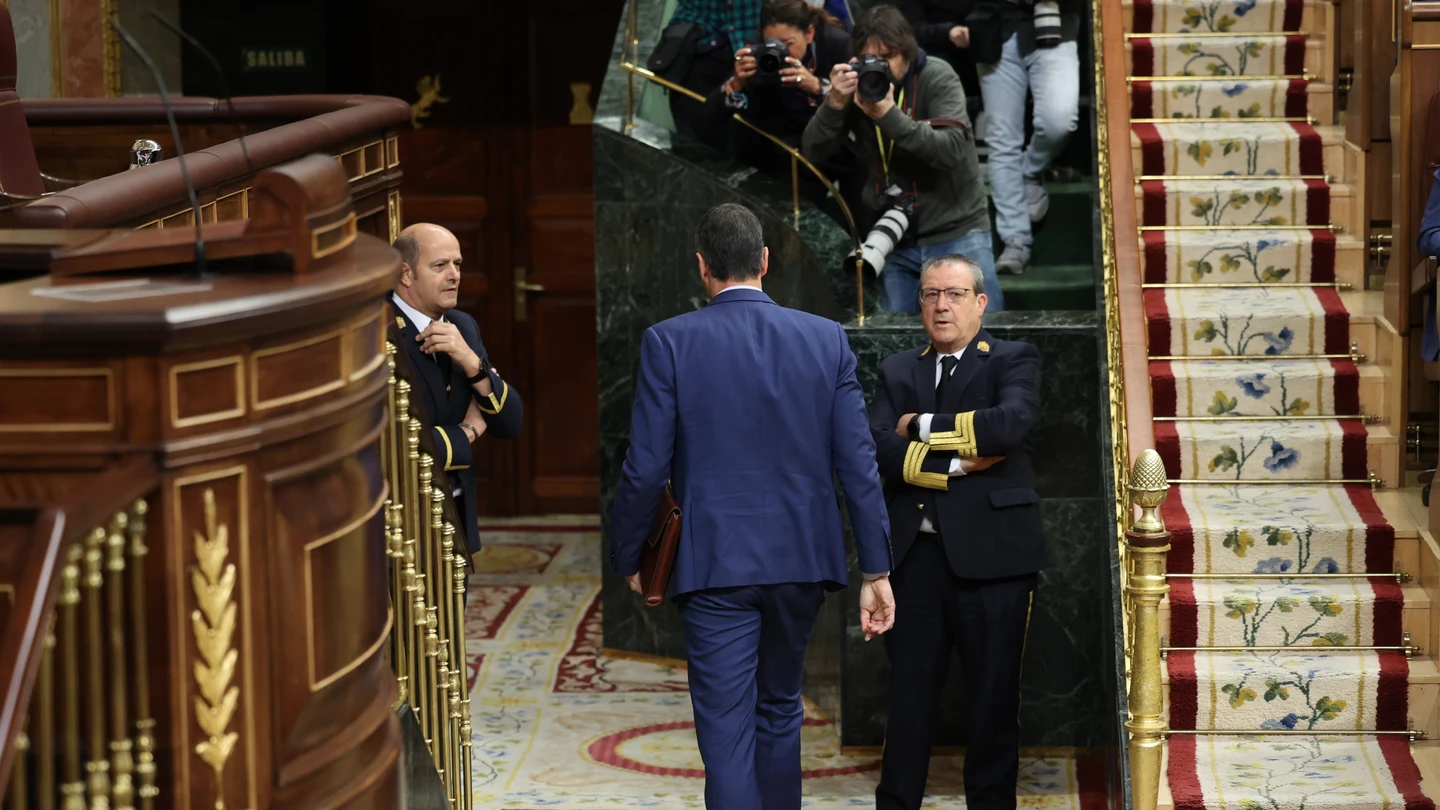 El presidente del Gobierno, Pedro Sánchez, abandona la sesión de control al Gobierno el miércoles 24 de abril de 2024 El presidente del Gobierno, Pedro Sánchez, abandona la sesión de control al Gobierno el miércoles 24 de abril de 2024