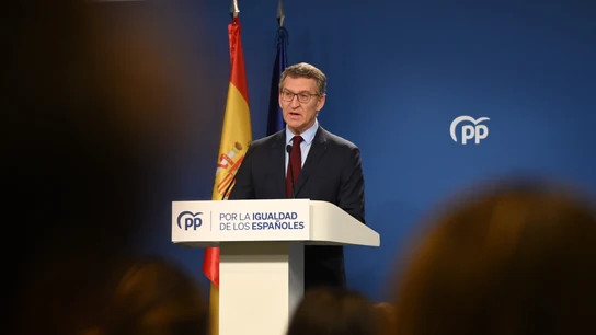 Feijóo acusa a Sánchez de "intimidar a jueces y periodistas": "Detrás no está la oposición, está la Justicia" Feijóo acusa a Sánchez de "intimidar a jueces y periodistas": "Detrás no está la oposición, está la Justicia"