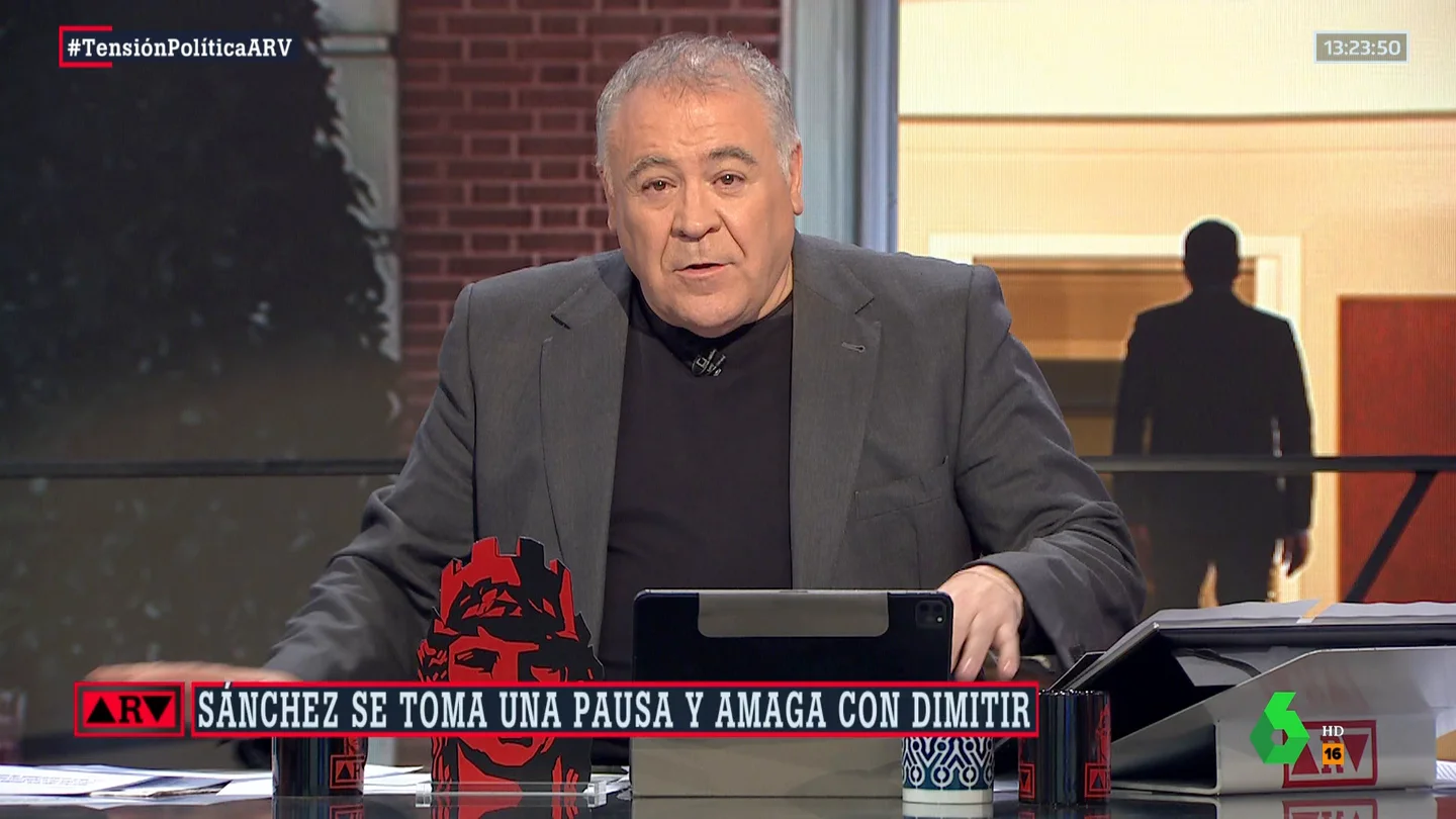 Ferreras, tras escuchar a Juanma Moreno sobre Sánchez: "Qué frivolidad de análisis, decir que el presidente del Gobierno es un 'personaje'..." Ferreras, tras escuchar a Juanma Moreno sobre Sánchez: "Qué frivolidad de análisis, decir que el presidente del Gobierno es un 'personaje'..."