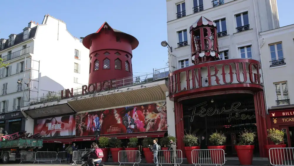 El Moulin Rouge de París sin aspas