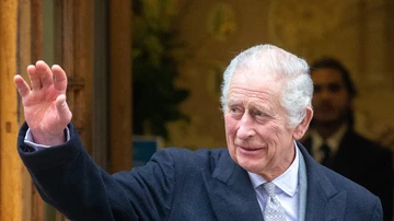 El Rey Carlos III abandona el hospital tras una operación de próstata el pasado mes de marzo.